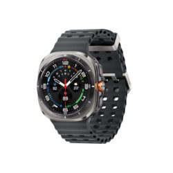 ساعت هوشمند سامسونگ مدل Galaxy Watch Ultra دارای قابلیت های کنترل موسیقی (Music Player)، قابلیت مکالمه از طریق بلوتوث، قابلیت تغییر طرح ساعت یا تم، صفحه همیشه روشن (Always-on Display)، پشتیبانی از دستیار صوتی بند سیلیکون